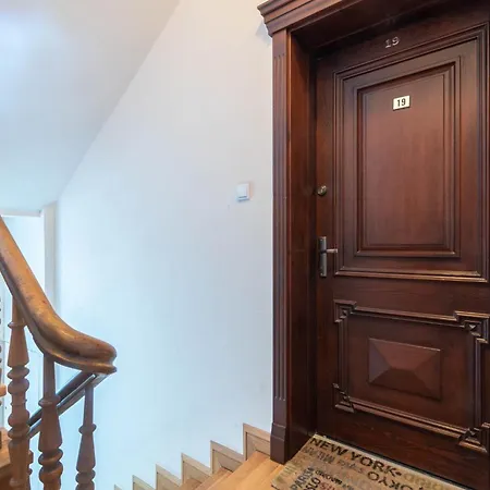 Simply In The Center Spot * Познань