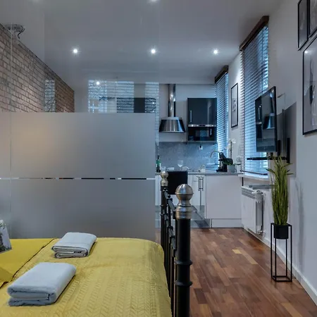 Simply In The Center Spot * Познань